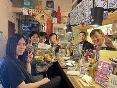 キッチンが目の前にあるカウンター席は常連様オススメの席☆店主と仲良くなるチャンスです!!