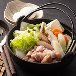 低カロリーな鶏鍋やがっつり豚チゲ鍋など季節にうれしい鍋メニューも各種ご用意あります！