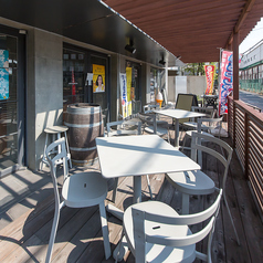 4名様向けテラス席を3席ご用意しております。