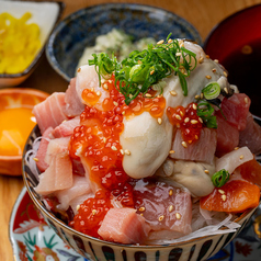 漁港直送の新鮮な海鮮を贅沢に使用！