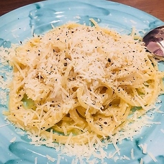 ペコリーノチーズと黒胡椒 マンチーニ社のスパゲッティ「カーチョエペペ」