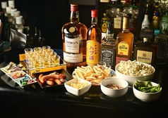 MOJO Bar&Lounge 【ビリヤード&カラオケ無料】那覇 久茂地 の写真