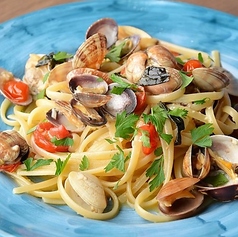 アサリとフレッシュトマトのリングイネ「ヴォンゴレ」