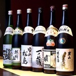 【ドリンクも豊富】鶏料理と相性抜群の日本酒や焼酎・ワイン等、種類豊富にご用意しています！
