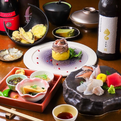 和食と洋食で修業を積んだ2人の料理人が織りなす料理を楽しめる個室もある居酒屋です
