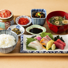 朝の刺身定食