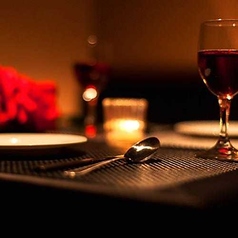 【忘年会にもぴったり】お洒落な店内でこれからの宴会にも最高！炭火で焼いた絶品お肉とビールで宴会！夜は雰囲気も良いので女子会やデートにも最適！