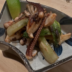 イカゲソとチコリーバター焼