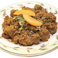 【本場の味を多彩に】ネパール料理とドリンクを堪能◎