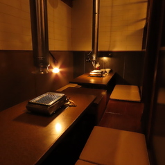 【津田沼個室】中団体席は大人気のお席】情緒あるレトロ空間にご案内誕生日や女子会にオススメ◎津田沼で人気の完全個室は早めのご予約が◎10名様～最大20名様もOKな個室をご用意！津田沼最安飲み放題と組み合わせてゆったり豪華なご宴会をお楽しみ下さい♪津田沼 個室 居酒屋  デート 女子会 誕生日 記念日 宴会 