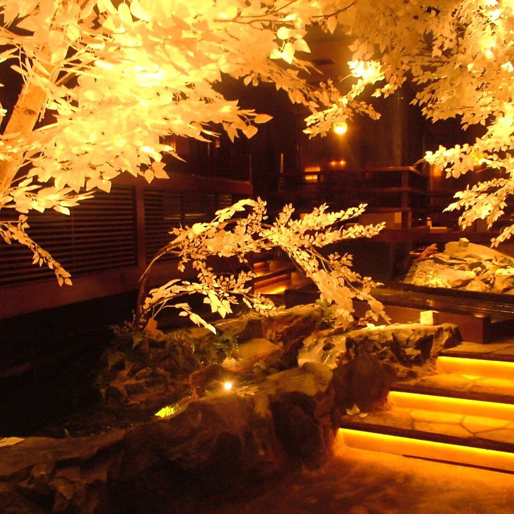 冬は白樺のある景色に。冬を思わせる凛とした川の音はより一層澄んだ空気を演出。