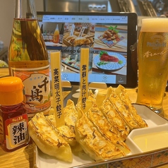 shigi44 肉刺しと餃子 TAMAGONOMIGIUEの特集写真