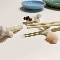 思い出に珊瑚の箸置きをお持ち帰り下さいませ