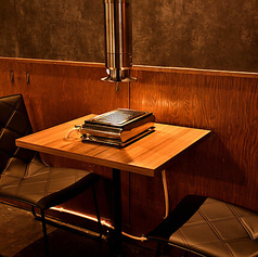 2名様でご利用頂けるテーブル席です♪落ち着いた雰囲気なので、デートにおすすめ!