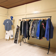 ２Fは古着をたのしめるアパレルも