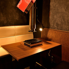 半個室感覚でご利用いただける、4名様BOXテーブル席です!分煙ロースター設置なので煙を気にせず焼肉をお楽しみいただけます♪女子会にどうぞ◎