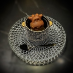 コースを締めくくるデザートにもこだわりを込めました。【燻製の塩プリン】は燻香とビターな甘みが◎