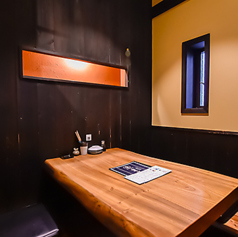 4名様用の掘りごたつ個室をご用意しております。プライベート感あふれる空間で、ゆったりと料理や会話を楽しめるので、友人との飲み会や女子会にもオススメです。