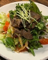 料理メニュー写真&nbsp;牛タンハーブサラダ