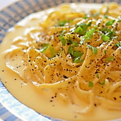 黒胡椒をきかせたクリームソースパスタ