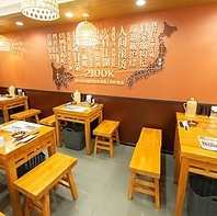 こだわりが詰まった店内でお食事ができる！