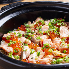サーモンといくらの親子土鍋ご飯