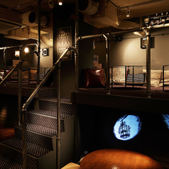 プライベートな空間で美味しい料理とお酒をお楽しみください。