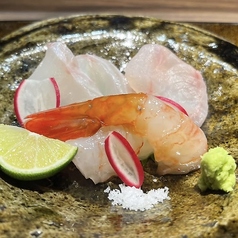 旬の食材を活かした丁寧な手仕事と美しい盛り付け