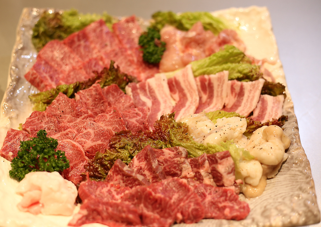 職人がこだわる（美味い肉）を提供しております！！