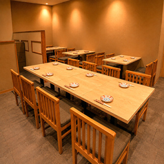 ≪貸し切り歓迎≫最大40名様までの貸切に対応。会社宴会や歓送迎会、オフ会など、大人数で集まりたいシーンにも便利です。明るく、改装したばかりで清潔感のある店内です。