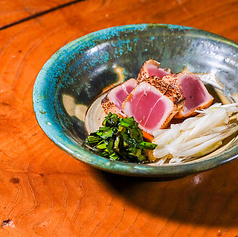 マグロの漬け炙りと島らっきょう