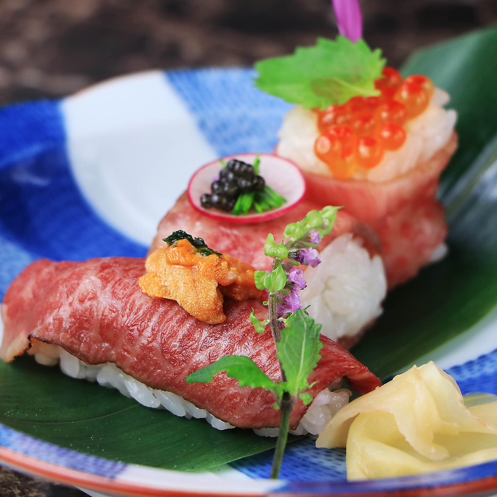 人気の肉寿司は肉割烹ならではの極上の逸品。