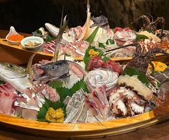 【料理長特選】活魚と刺身の豪華舟盛り