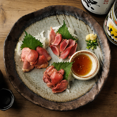 格別の肉質と食感！絶品地鶏料理◎