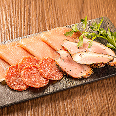 “夜の相棒” 生ハム盛り　レギュラー