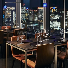 夜景を一望できるお席がございます。記念日・誕生日に最高のシーンをお過ごしいただけます。