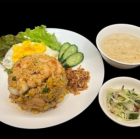 明るく清潔感のある店内で、本場ミャンマーの味をお腹いっぱい楽しめます♪