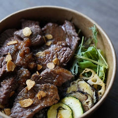 やわらかザブトンのグリルステーキ丼