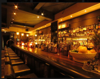大人の雰囲気溢れるBAR