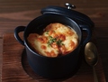 料理メニュー写真 オニオングラタンスープ