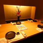 落ち着いたお洒落な和個室を2名様からご用意可能!会社宴会や接待など最適です◎