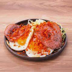 毛沢東スパイスのハムエッグ