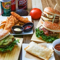 旨さのバリエーションが魅力な自慢のハンバーガーたち♪