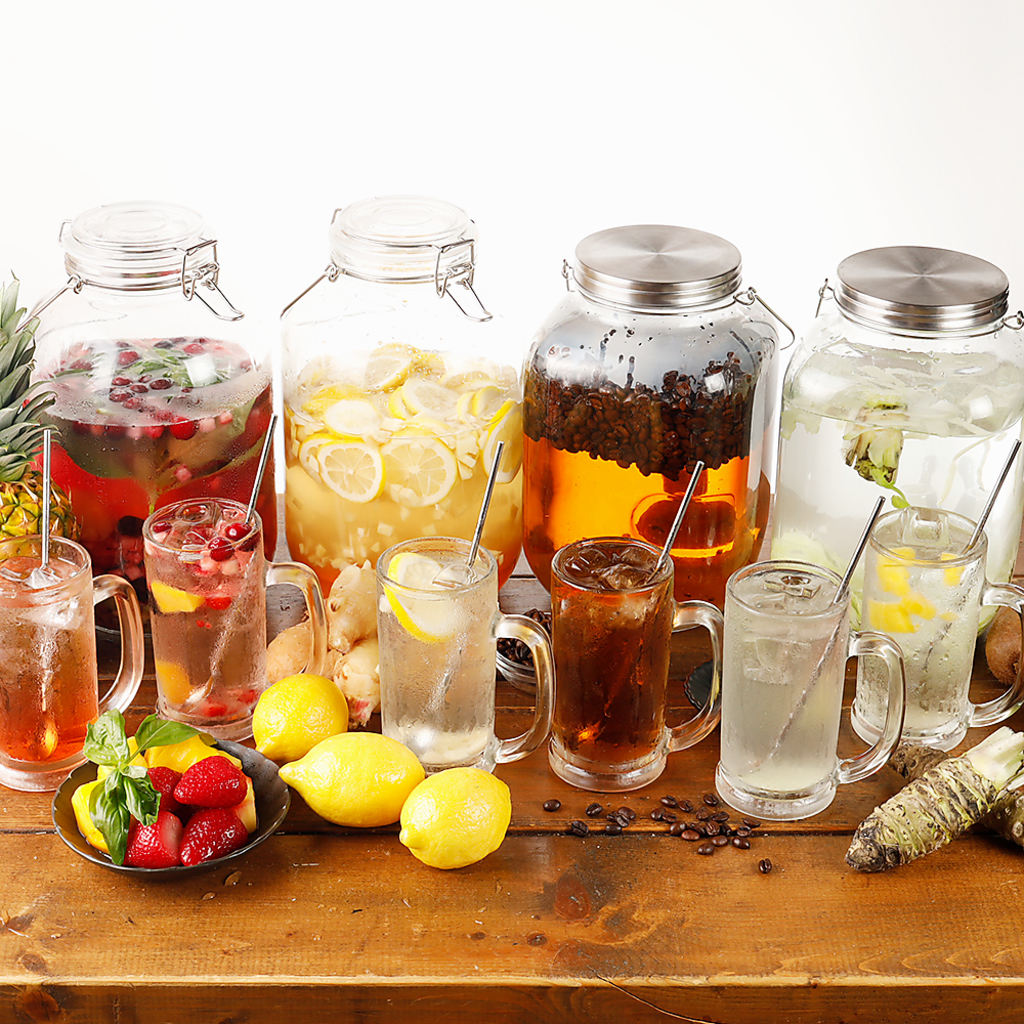 自家製の『瓶漬け酒』は、フルーツやスパイスをじっくり漬け込んだ個性派♪ビールが苦手な方にも◎