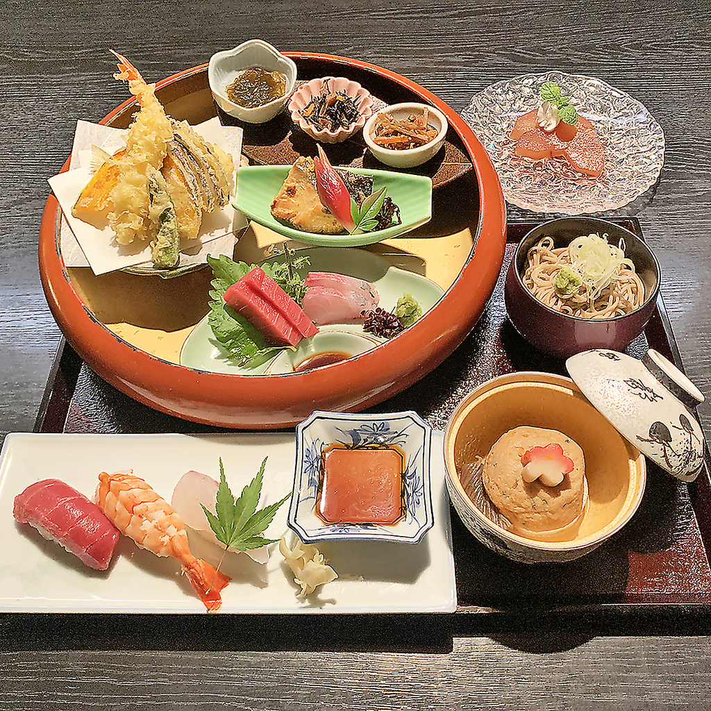 当店の魅力が凝縮された「まどい御膳」メニューに迷ったらぜひこちらをどうぞ。