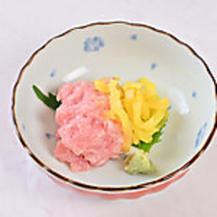 ちりめん山椒チーズ/旨辛キムチごま冷奴/たこわさび/醤油バター枝豆/マカロニサラダ/ねぎとろたく 各