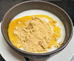 杏仁豆腐　黒蜜きな粉ソース