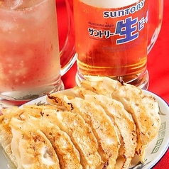 まずは餃子とビールで乾杯♪