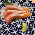 料理メニュー写真&nbsp;サーモン刺し