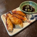 料理メニュー写真 鶏皮ギョーザ(4個)
